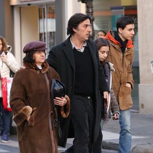 Yvan Attal, sa mère, sa fille Alice et son fils Ben - Obsèques de Kate Barry en l'église Saint-Roch a Paris. Le 19 décembre 2013 ©JACOVIDES-MOREAU / BESTIMAGE