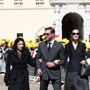 Camille Gottlieb, Pierre Casiraghi et Beatrice Borromeo lors d'une cérémonie de bienvenue pour la visite du Pape Léon XIV le 28 mars 2026 à Monaco. Photo par Jean-Charles Vinaj/ABACAPRESS.COM