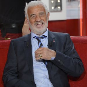 Alors qu'il s'apprêtait à accompagner les cendres de l'immense acteur jusqu'à Piriac-sur-Mer, où elles devaient être dispersées conformément à ses volontés, rien ne s'est déroulé comme prévu. 

Jean-Paul Belmondo - Enregistrement de l'emission "Vivement Dimanche" a Paris le 10 avril 2013 qui sera diffusee le 14 avril. © Coadic Guirec / Bestimage