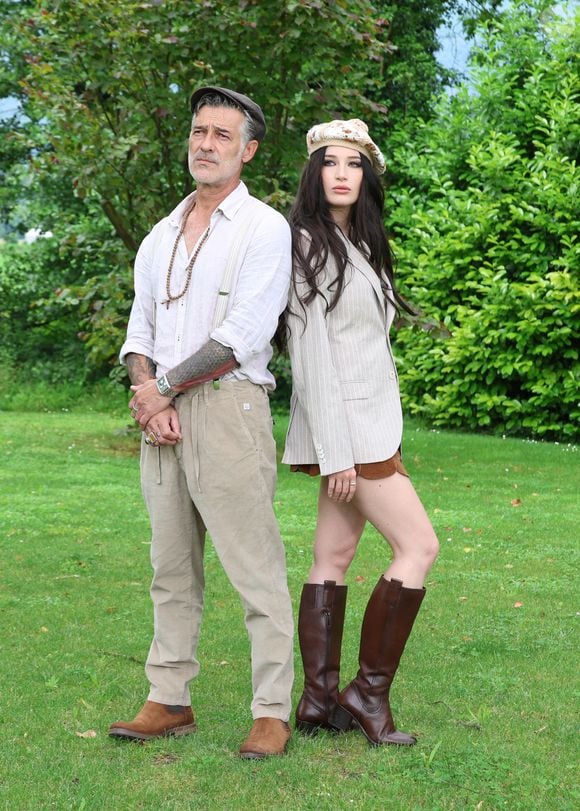 Exclusif - Rendez-vous avec Catherine Davydzenka et son compagnon Stéphane Blancafort (partenaire dans la série "Ici tout commence") en marge du Festival du Cinéma Francais et de la Gastronomie d'Aix-les-Bains, France, le 6 juin 2025. © Denis Guignebourg/Bestimage