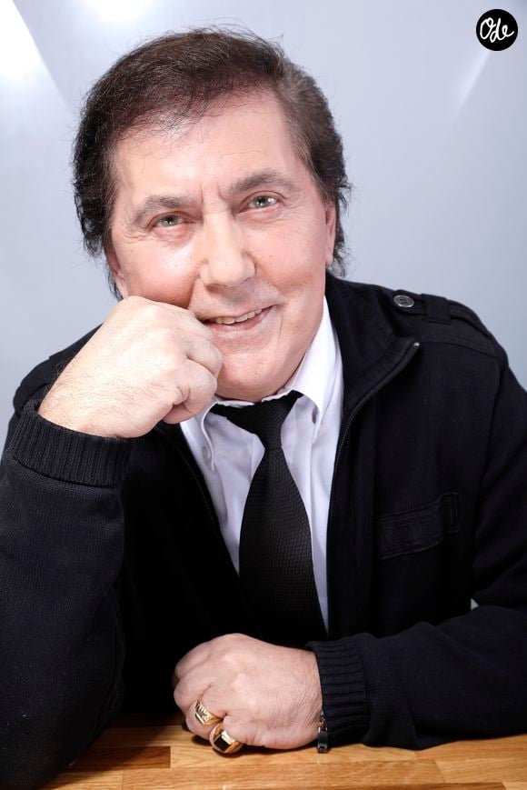 Très marqué par cette disparition, son producteur historique Enzo Falzone a révélé que le chanteur était "parti en un mois", après une dégradation extrêmement rapide de son état de santé. 

Actualité du 12/06/2026 - Frank Michael s'est éteint à l'âge de 79 ans - Portrait de Frank Michael 2016. JLPPA / Bestimage