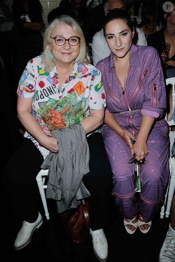 Josiane Balasko et sa fille Marilou Berry assistent au défilé Jean-Paul Gaultier Haute Couture Automne - Hiver 2016/2017 dans le cadre de la Fashion Week de Paris le 06 juillet 2016 à Paris, France. Photo par Aurore Marechal/ABACAPRESS.COM.