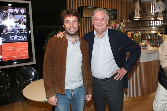 Exclusif - Benjamin Duhamel et son père Patrice Duhamel au déjeuner dans la loge de France Télévision lors des internationaux de France de Tennis de Roland Garros 2025, (Jour 13), à Pari, France, le 6 Juin 2025. © Bertrand Rindoff/Bestimage