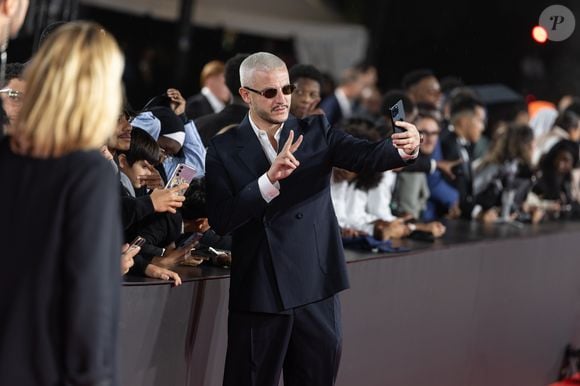 Dj Snake au photocall de la 69ème cérémonie du Ballon D'Or 2025 au théâtre du Châtelet à Paris, France, le 22 septembre 2025. © Cyril Moreau/Bestimage