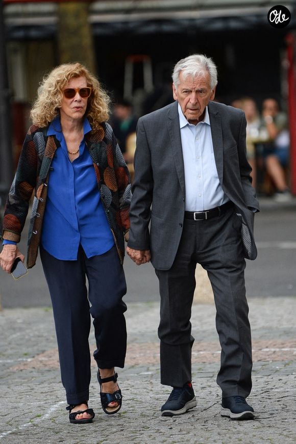 Costa-Gavras et sa femme Michèle - Arrivées aux obsèques de Jean-Paul Rappeneau en l'église Saint-Sulpice à Paris le 10 septembre 2026 ©Agence/Bestimage
