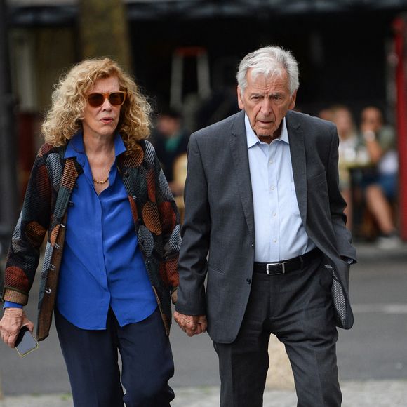 Costa-Gavras et sa femme Michèle - Arrivées aux obsèques de Jean-Paul Rappeneau en l'église Saint-Sulpice à Paris le 10 septembre 2026 ©Agence/Bestimage