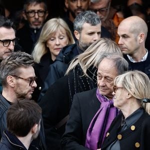 Jean-Philippe Janssens (Jeanfi Janssens), Chantal Ladesou et son mari Michel Ansault, - Sorties des obsèques d'Isabelle Mergault à la Coupole du Père-Lachaise à Paris le 30 mars 2026. © Cyril Moreau - Dominique Jacovides / Bestimage