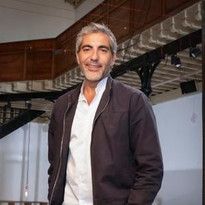 Ary Abittan est très proche de ses filles, de ses parents, de sa femme, mais aussi de personnalités reconnues dans le monde du cinéma.

Ary Abittan pendant l’enregistrement d’Animaux Stars, présenté par B.Montiel et diffusé le 4 octobre 2025 sur Animaux TV, à Paris, France le 3 juillet 2025. © Jack Tribeca/Bestimage