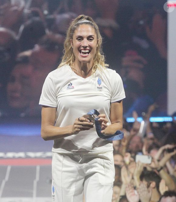 Ce fut le cas d'Elodie Clouvel, qui a été vice-championne olympique en pentathlon. 

Elodie Clouvel (Pentathlon moderne) - L'équipe de France de basket et les athlètes acclamés au club France lors des Jeux Olympiques de Paris2024 (JO), le 11 août 2024, en présence de la chanteuse N.St Pier. 
© Jonathan Rebboah / Panoramic / Bestimage