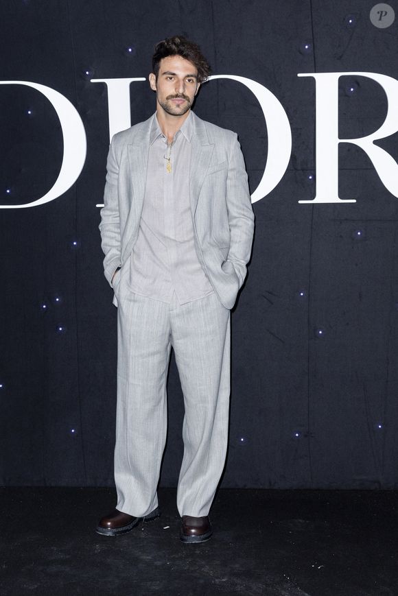 Saint Levant au photocall du défilé Dior Collection Homme Prêt-à-Porter Automne/Hiver 2024-2025 lors de la Fashion Week de Paris (PFW), à l'École Miliatire, Place Fontenoy, à Paris, France, le 19 janvier 2024. © Olivier Borne/Bestimage