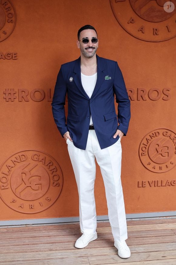 Adil Rami - Les célébrités au village lors des Internationaux de France de Tennis de Roland Garros le 1er juin 2025. © Dominique Jacovides / Bestimage