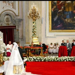 Emmanuel-Philibert de Savoie et Clotide Courau lors de leur mariage en septembre 2003. AGENCE / BESTIMAGE