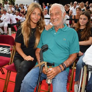 La jeune femme vient d’intégrer l’une des universités les plus prestigieuses au monde, l'Université Columbia.

Exclusif - Jean-Paul Belmondo et sa fille Stella - Gala de boxe "No Limit Episode IX" organisé par B. Asloum (ancien champion du monde de boxe) en plein air au théâtre Tivol au Cannet le 18 juillet 2019. © Bruno Bebert/Bestimage