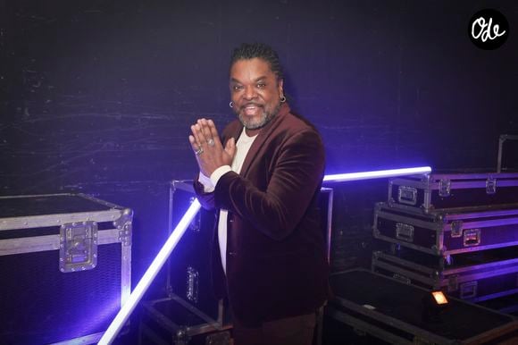Sur le plateau, il a aussi évoqué son spectacle Happy et sa vie personnelle, notamment ses retrouvailles avec son épouse.

Anthony Kavanagh - Backstage - Enregistrement de l'émission "Le Grand Show de l'Humour : quels sont vos humoristes préférés en 2023 ?", diffusée le 11 février sur France 3. © Jack Tribeca / Bestimage