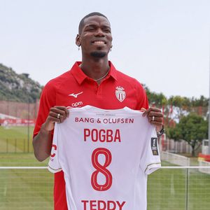 Paul Pogba pourra-t-il retrouver l’équipe de France pour disputer la Coupe du monde 2026 ? Rien n’est impossible, mais il faudra parvenir à regagner sa place.

La Turbie, France - 03 juillet 2025 : Conférence de presse de l'AS Monaco pour la saison 2025/2026, PK, Pressekonferenz avec le milieu de terrain français Paul Pogba. Mandoga Media Allemagne Conférence de presse de l'AS Monaco pour la saison 2025/2025 La Turbie, France 03 juillet 2025 Conférence de presse de l'AS Monaco pour la saison 2025/2026 avec le milieu de terrain français Paul Pogba © Imago/PsnewZ/Bestimage