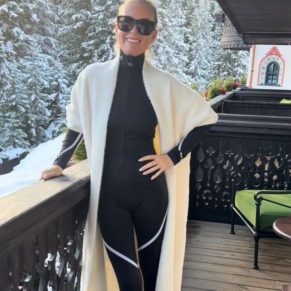 Le couple a séjourné aux Airelles Courchevel, un palace réputé de la station.


Laeticia Hallyday lors de son séjour à Courchevel. Instagram