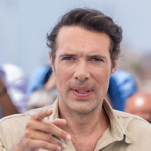 "Alors, j'avais conscience d'avoir été agressé sexuellement et des répercussions que ça avait eu sur ma psyché, mais je ne savais pas que ça s'appelait un viol", a-t-il indiqué. 

Le réalisateur Nicolas Bedos au photocall de "Mascarade" lors du 75ème Festival International du Film de Cannes, le 28 mai 2022. 
© Olivier Borde / Bestimage