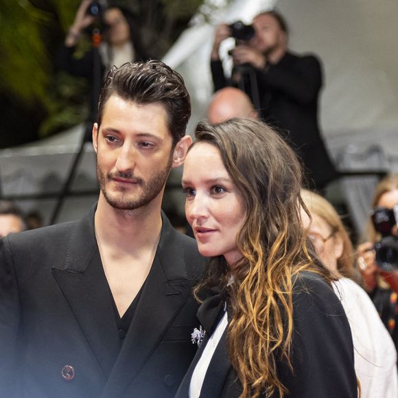 Pierre Niney et Anaïs Demoustier (enceinte) - Descente des marches du film « Le comte de Monte-Cristo » lors du 77ème Festival International du Film de Cannes, au Palais des Festivals à Cannes. Le 22 mai 2024
© Olivier Borde / Bestimage