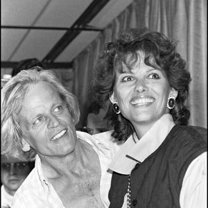 Archives - Klaus Kinski et Claudia Cardinale en conférence de presse pour "Fitzcarraldo" au Festival de Cannes. ANGELI-RINDOFF / BESTIMAGE