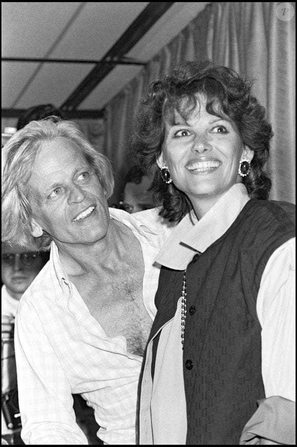 Archives - Klaus Kinski et Claudia Cardinale en conférence de presse pour "Fitzcarraldo" au Festival de Cannes. ANGELI-RINDOFF / BESTIMAGE