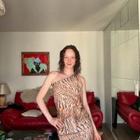 Liouba Higelin, héritière d'une grande lignée d'artistes, trace son propre chemin : "Je suis fière d'elle mais si je réussis c'est par mon travail"