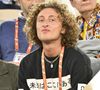 À 21 ans, Joalukas Noah suit aujourd'hui son propre chemin et pour cela, il est bien entouré. 

Joalukas Noah - Célébrités dans les tribunes des Internationaux de France de tennis de Roland Garros. © Moreau-Jacovides/Bestimage