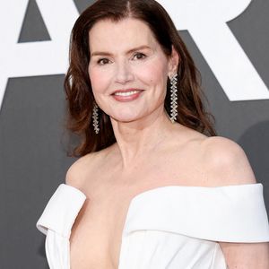 Geena Davis - Photocall du gala " amfAR 2026 by Chopard " à l'Hôtel du Cap-Eden-Roc à Antibes, lors du 79ème Festival International du Film de Cannes. Le 21 mai 2026
© Jacovides-Moreau / Bestimage