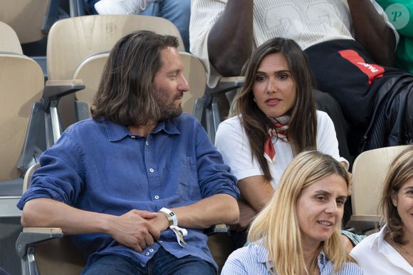 “Il m’a regardée et je me suis dit : ‘il y a quelqu’un qui peut s’intéresser à moi en dehors de toute considération du poids'."

Joyce Jonathan et son compagnon Martial Paoli dans les tribunes (night session) lors des Internationaux de France de Tennis de Roland Garros 2025, le 3 juin 2025 à Paris. © Dominique Jacovides / Bestimage