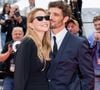 c’est celui formé par Virginie Efira et Niels Schneider.

Virginie Efira et son compagnon Niels Schneider - Montée des marches du film " L'inconnue" lors du 79ème Festival International du Film de Cannes, le 18 mai 2026. © Jacovides-Moreau / Bestimage