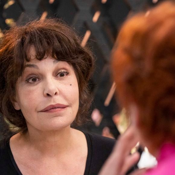 Rétro - Décès de la réalisatrice, actrice et humoriste Isabelle Mergault des suites d'un cancer - Exclusif - No Web - Isabelle Mergault - Jour 2 - Plateau - Enregistrement de l'émission "Le grand restaurant, la guerre de l'étoile ", diffusée le 15 décembre sur M6
Photo par Cyril Moreau / Bestimage