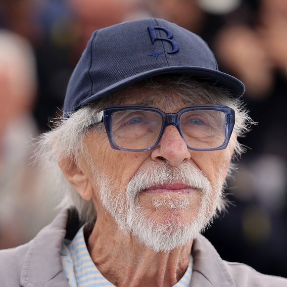 Pierre Richard au photocall du film "L'Homme Qui A Vu L'Ours Qui A Vu L'Homme" lors du 78ème Festival International du Film de Cannes, au Palais des Festivals à Cannes, France, le 22 mai 2025. © Jacovides-Moreau/Bestimage