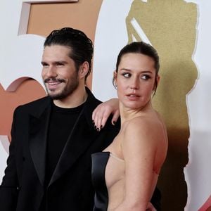 le couple a officialisé sa relation en octobre 2024. 

François Civil, Adèle Exarchopoulos - Photocall de la 50ème édition de la cérémonie des César à l'Olympia à Paris, France, le 28 février 2025 © Dominique Jacovides - Olivier Borde / Bestimage