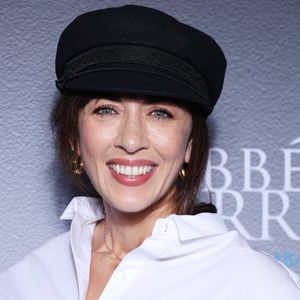 Installée à Aix-en-Provence, elle partage sa vie avec l’ancien tennisman Arnaud Clément et leur fils Marin.
Nolwenn Leroy lors de l'avant-première du film "L'Abbé Pierre - Une vie de combats" au cinéma UGC Normandie à Paris le 10 octobre 2023. © Denis Guignebourg / Bestimage