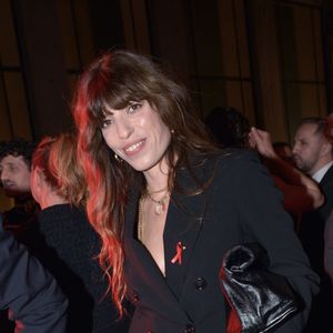 Une maman fière ! Alors que la Fashion Week parisienne bat son plein, Lou Doillon est sortie de sa réserve pour une raison bien spéciale...

Lou Doillon au Dîner de la Mode au bénéfice du Sidaction, au Palais de Tokyo, dans le cadre de la Fashion Week de Paris Haute Couture printemps/été 2024 (PFW). © Rachid Bellak / Bestimage