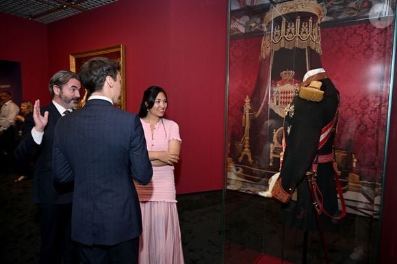 Marie Ducruet, qui était également présente, a été éblouie par le discours de son mari.

Louis et Marie Ducruet lors de l'inauguration de l'exposition "Monaco et les Napoléon(s) - Destins croisés", au Grimaldi Forum à Monaco, le 10 juillet 2025.

Photo : Bruno Bebert / Bestimage