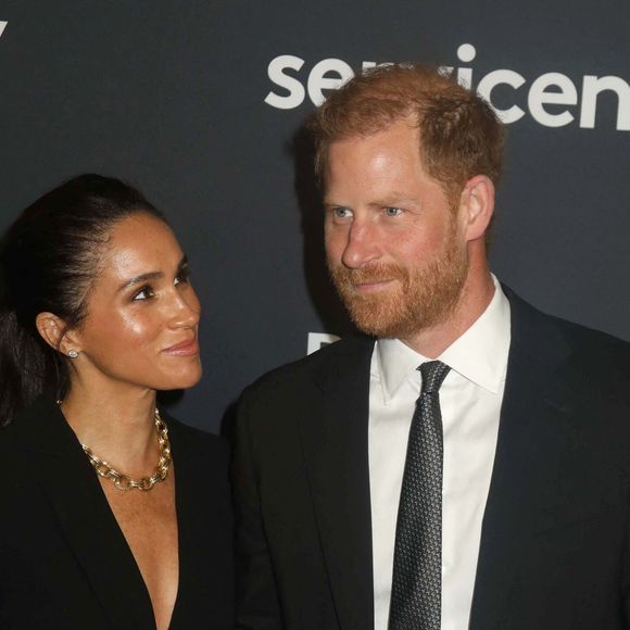 Le prince Harry, duc de Sussex et Meghan Markle, duchesse de Sussex, lors du 3ème gala annuel du projet "Healthy Minds" aux Spring Studios à New York, le 9 octobre 2025. Photo : Zuma Press / Bestimage