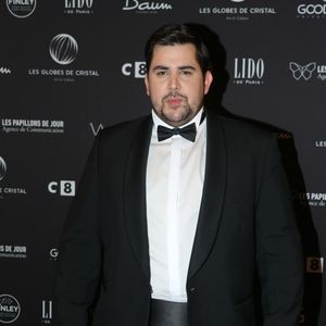 L'humoriste Artus au photocall de la 11ème cérémonie des Globes de Cristal au Lido à Paris le 30 janvier 2017. © CVS / Bestimage