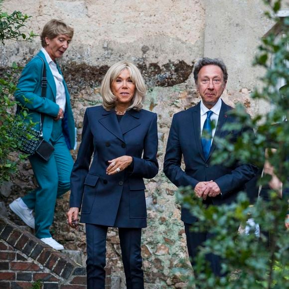 Brigitte Macron et Stéphane Bern lors du déplacement du président de république, à l'occasion de la 41ème édition des journées européennes du patrimoine à Chartres, visite des ateliers de la Maison Lorin maitre verrier - Chartres le 20 septembre 2024.
© Arnaud Hebert / Pool / Bestimage