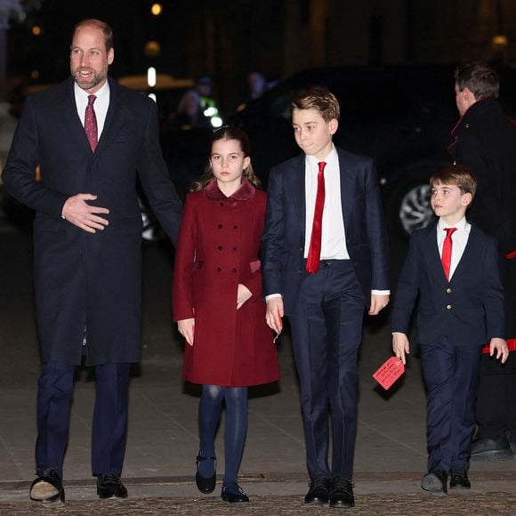 Le prince William, prince de Galles avec ses enfants la princesse Charlotte, le prince George, le prince Louis lors du service de chants de Noël Together At Christmas à l'abbaye de Westminster, Londres le 6 décembre 2024.

© Julien Burton / Bestimage