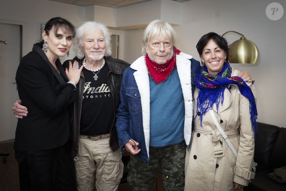 Hugues Aufray a récemment donné un concert au Dôme de Paris en présence de plusieurs amis


Exclusif - Hugues Aufray, sa femme Murielle, Renaud et sa femme Cerise en backstage du concert de Hugues Aufray au Le Dôme de Paris - Palais des Sports.

© Jack Tribeca / Bestimage