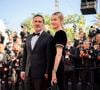 Un geste qui le lie d'autant plus avec Fontainebleau, où vivrait encore sa mère et où il espère "construire quelque chose de fort pour sa famille" et "se retrouver tous ensemble". 

Alizée Guinochet et Gilles Lellouche quittent la projection du film "Moulin" lors du 79e Festival de Cannes, au Palais des Festivals, le 17 mai 2026 à Cannes, en France. Photo : Eliot Blondet/Abaca