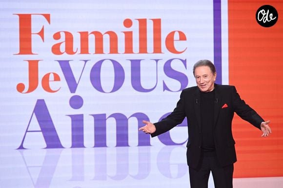 Michel Drucker lors de l'enregistrement de l'émission "Famille je vous aime" présentée par M.Drucker et qui sera diffusée le 29 décembre sur France 3, au studio Rive gauche, à Paris, France, le 2 décembre 2025. © Gaffiot-Perusseau/Bestimage