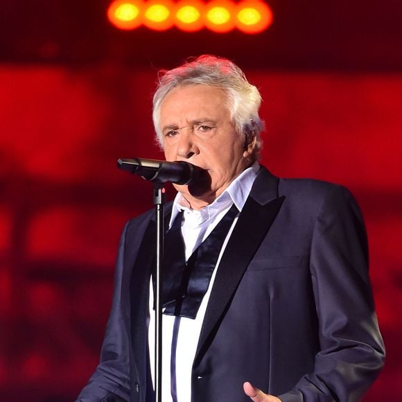 Exclusif - Michel Sardou aux Arènes de Nîmes pour le second concert de sa dernière tournée "La Dernière Danse" le 7 juillet 2017. © Bruno Bebert / Bestimage