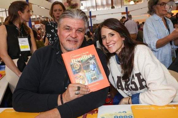 C'est avec son épouse qu’il a fait paraître, le 29 octobre dernier, le livre" En cuisine avec David et Vanessa Douillet" aux éditions Flammarion. 

Vanessa et David Douillet à la Hall Georges Brassens de Brive-la-Gaillarde pour la 43 ème Foire du Livre de Brive, le 8 novembre 2025. © Jean-Marc Lhomer/Bestimage
