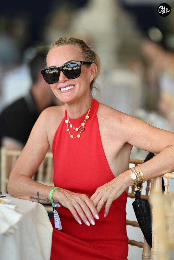 Laeticia a célébré ce symbole de leur lien sur Instagram.

Exclusif - Laeticia Hallyday dans l’espace VIP “le Pavillon Eiffel,” lors de la 12ème édition Longines Paris Eiffel Jumping au pied de la Tour Eiffel sur le Champ-de-Mars à Paris, France le 21 juin 2026. © Perusseau / Veeren / Bestimage