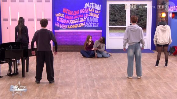 Les élèves de la "Star Academy" ont passé les évaluations devant leurs professeurs.  Photo par TF1