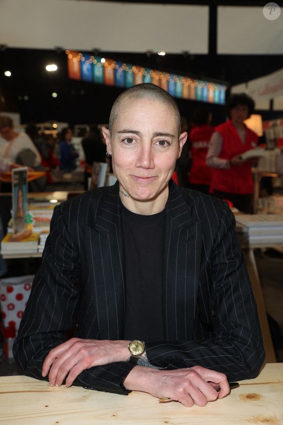 Constance Debre lors du Festival du livre de Paris le 22 avril 2023 à Paris, France. Photo par Jerome Dominé/ABACAPRESS.COM