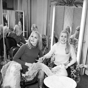 Archives - En France, à Paris, Françoise DORLEAC et sa soeur Catherine DENEUVE. Le 8 mars 1967
© Michel Ristroph via Bestimage