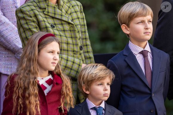 Sacha Casiraghi, India Casiraghi et Maximilian Casiraghi - La famille princière monégasque dans la cour d'honneur du palais lors de la la fête nationale à Monaco, le 19 novembre 2023. La famille princière monégasque assiste à la prise d’armes, puis à la cérémonie de remise des médailles et à un défilé militaire sur la place du palais princier. 
© Olivier Huitel / Pool Monaco / Bestimage