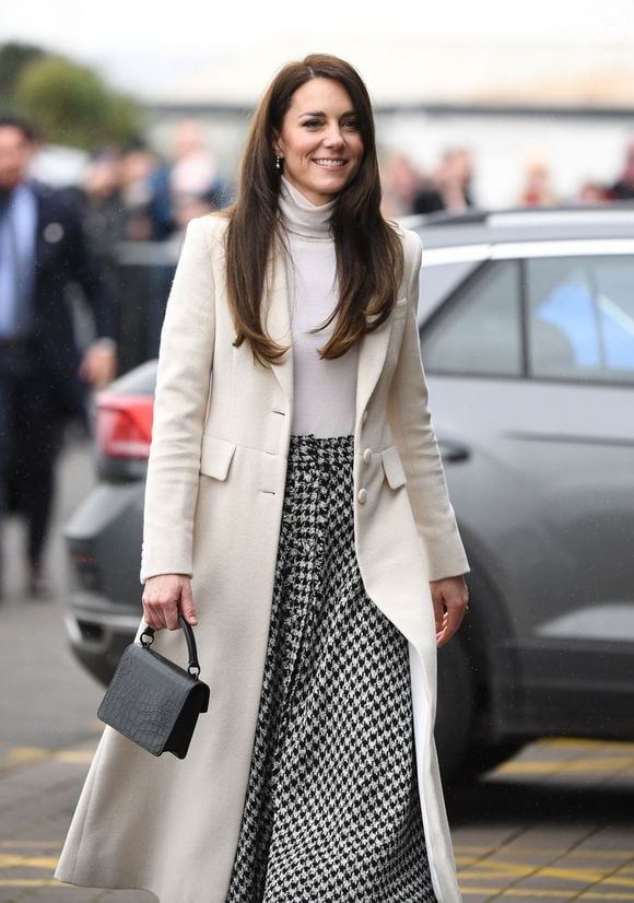 Kate Middleton durant l'une de ses nombreuses visites officielles.

Catherine (Kate) Middleton, princesse de Galles, visite le centre de désintoxication Brynawel à Llanharan, Royaume Uni, le 28 février 2023, , pour en savoir plus sur le travail qu'ils font pour soutenir ceux qui luttent contre les effets de la toxicomanie et de l'alcoolisme.